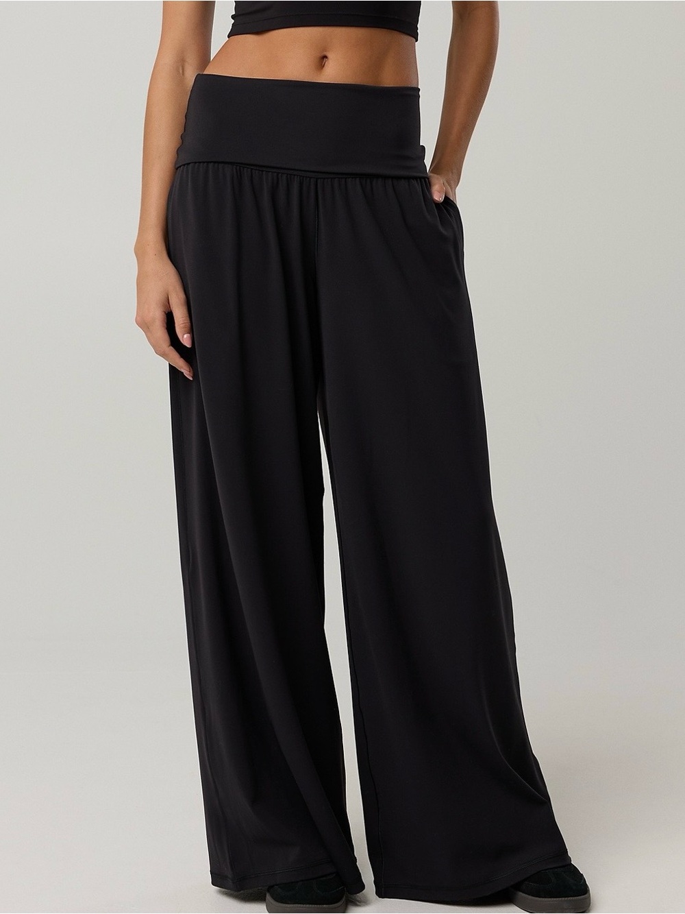OFFLINE By Aerie Real Me Foldover Super Wide Leg
Pant in Large SHORT